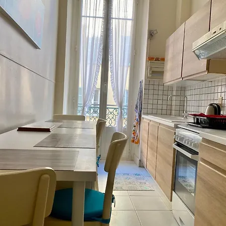 'le Regina', Vue Mer, Plein Centre, Unique * Mentone