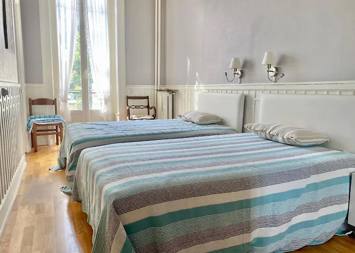 شقة 'le Regina', Vue Mer, Plein Centre, Unique مينتون